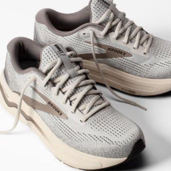 Limited edition!!! Brooks Men's Ghost Max 2 Running Shoes - Champagne